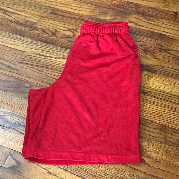 Mens Red Xersion Climacool Dri-Fit Athletic Shorts
Large Pockets & Drawstring - Picture 5 of 9